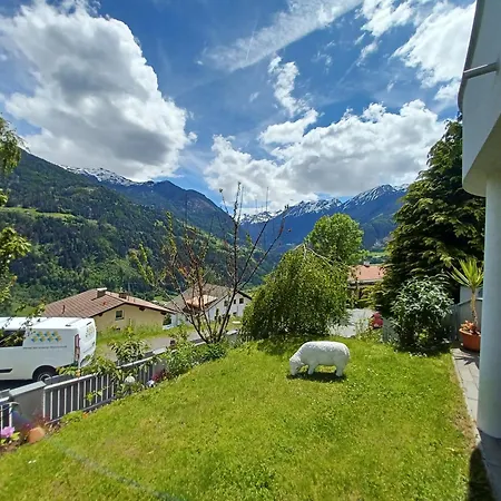 Witting Apartment *
